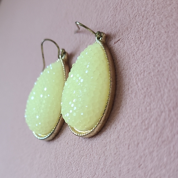 Elegant Gold And Cream Drop Earrings Set - Picture 3 of 12